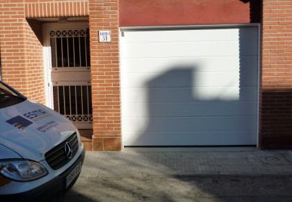 Puertas de garaje en Torrejón
