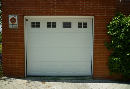 Puertas de garaje en Pinto