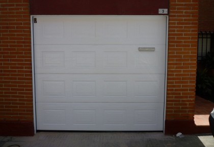 Puertas de garaje en Arroyomolinos