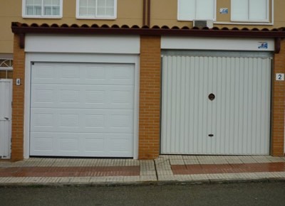 Puertas de garaje en Moraleja de Enmedio