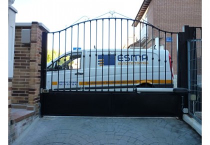 Automatización Puerta Garaje Abatible en Leganés