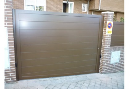 Instalación Puerta Abatible en Boadilla del Monte
